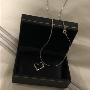 Amazing short silver necklace